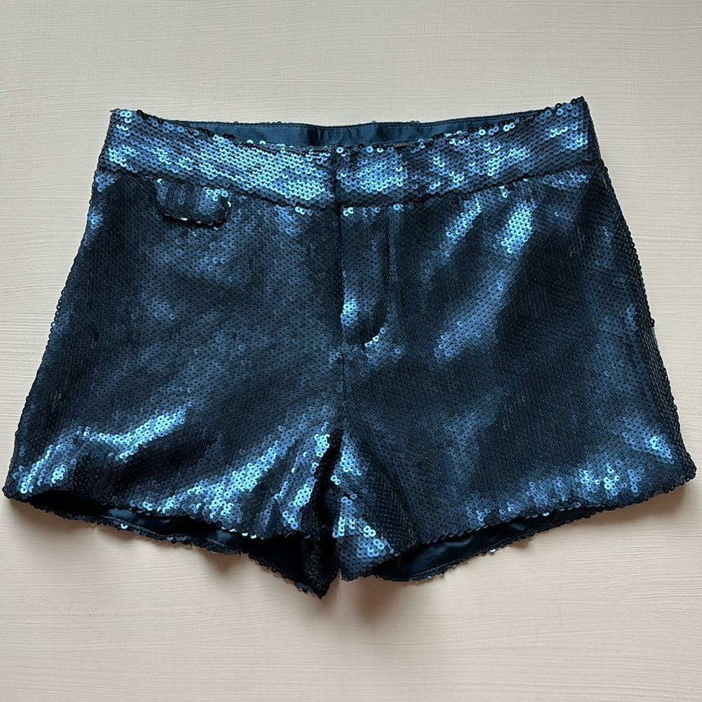 Sequinned Shorts in matte navy